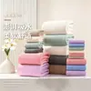Toalla de Baño Grande con Patrón de Piña al por Mayor Transfronteriza Toalla de Regalo Engrosada de Coral Fleece Toalla de Baño Toalla de Baño para Pareja Secado Rápido y Absorbente
