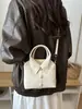 Bolsa de Mão Nova Estilo Retrô Outono 2026 Moda Feminina Versátil Bolsa Transversal Bolsa Tote Pequena para o Trabalho Bolsas Femininas Atacado