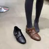 Mocasines Brogue de Moda Retro de Nicho para Mujer 2025 Nuevos con Hebilla de Cinturón Slip-On Forrados de Felpa Puntera Cuadrada Zapatos Pequeños de Cuero