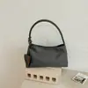 Bolso de axila de nicho moderno, bolso de mano retro a la moda para el trabajo, de alta gama, gran capacidad, fresco, dulce, simple, bolso de hombro