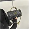 Yuezi 2026 Bolso de Mano Versátil de Verano Nuevo para Mujer, Bolso Cruzado de Hombro con Cadena Acolchada de Moda, Monedero