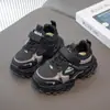 Zapatos Deportivos de Malla para Niños 2026 Estilo Nuevo de Primavera Suela Suave Antideslizantes Transpirables Niños Medianos y Grandes Velcro Casual Zapatos de Papá