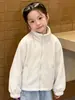 Bread Boy Roupas Infantis 2026 Novo Estilo Peça Única Três Usos Bloco de Cores Três Provas Jaqueta de Montanhismo Roupa Externa