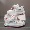 Zapatillas Deportivas para Niños 2026 Primavera y Otoño Nuevo Estilo Suela Blanda Versátiles Zapatos Casuales Zapatos Deportivos de Dibujos Animados para Niños Zapatos Blancos de Moda para Niñas