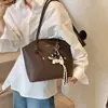 Bolsa Texturizada de Grande Capacidade para Mulheres, Novo Estilo Verão 2025 Bolsa de Ombro, Bolsa Tote Texturizada Simples Retrô para o Dia a Dia
