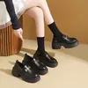 Estilo Britânico Salto Bloco Sapatos Pequenos de Couro Fivela de Metal Outono Versátil Slip-on Mocassins Feminino 2026 Salto Alto Pessoa Preguiçosa Sapatos Individuais