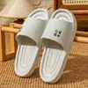 Nuevas Pantuflas de Baño Verano Portátiles Pantuflas de Hotel Ropa de Casa para Mujer Suaves Antideslizantes Más Vendidas Sandalias de Ducha Femeninas