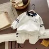 Conjunto de Roupa de Outono para Meninos Bebê Primavera e Outono Gravata Borboleta Manga Longa Conjunto de Duas Peças Roupas para Bebês e Crianças Roupas Infantis Dropshipping Atacado
