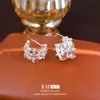 Brincos geométricos em forma de C únicos e estilosos com incrustação de diamante, brincos versáteis de estilo europeu e americano com um design distinto de alta qualidade