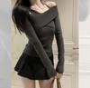 Top de Punto Azul de un Hombro con Cuello Halter para Mujer, Otoño Nicho Cruzado Ajustado Corto, Estilo Commuter