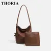 Bolso de hombro con colgante floral tejido simple estilo coreano y japonés, nuevo 2026, bolso de mano versátil casual para el trabajo, vintage, con estampado de letras