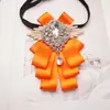 Banquete de Bodas para Hombre de Gama Alta Estilo Británico Lazo Flor de Pedrería Cuello Florido Corbata de Lazo Traje Formal Cuello Flotante Profesional Flor