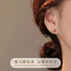 Brincos para Mulheres que Simbolizam Riqueza Imediata, com um Design de Luxo Leve e Estilo Chinês Exquisito, Perfeitos para o Ano de Nascimento, Acessórios Versáteis e Elegantes com um Toque de Alto Padrão