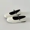 Populares zapatos planos bajos negros retro de punta redonda para mujer, nuevo estilo verano 2026, versátiles con faldas, zapatos Mary Jane