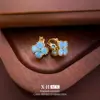 Pendientes de Trébol de Cuatro Hojas Turquesa de Alta Gama Estilo Francés Personalidad de Nicho Pendientes Únicos Lujo Ligero Versátiles Pendientes de Moda para Mujer