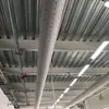El diseño de estructura multicapa de Sonnes permite la rápida instalación de bolsas de fibra de poliéster ignífugas con cremallera y conductos de ventilación.