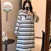 Camisola de Manga Comprida com Gola Redonda para Primavera e Outono com Bojos, Roupa de Dormir Canelada de Seda Gelada, Estilo Verão Fino, Tamanho Grande, Pode Ser Usada Fora de Casa como Roupa de Casa