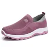 Sapatos de pano de Pequim antigo femininos antiderrapantes sola macia malha respirável camada única para idosos esportes de lazer mãe sapatos para caminhar