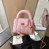 Moda Minimalista Transfronteiriça 2026 Nova Coleção Primavera/Verão Feminina Design de Nicho Exquisito Alta Qualidade Bolsa Quadrada Pequena de Ombro Cruzado
