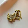 Broche de Lapela Retro Personalidade Europeia e Americana Cabeça de Leão para Homens e Mulheres Acessórios de Medalha Decorativa Ocidental