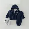 Nuevo Otoño 2026 Estilo Coreano Unisex Conjunto Infantil Sudadera con Capucha y Cremallera Letra Manga Larga Pantalón Largo Niños Pequeños y Medianos Conjunto de Dos Piezas