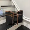 Bolsa de Ombro Retro Casual de Grande Capacidade Transfronteiriça para Mulheres 2026 Nova Bolsa Tote de Camurça Bolsa de Ombro Único para o Dia a Dia