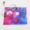 Pano de microfibra para óculos do fabricante, pano de limpeza de óculos feito sob medida, agulha de pano de limpeza de lentes embalada individualmente, uma impressão de padrão colorido