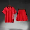 Venta al por mayor y dropshipping de ropa deportiva casual transfronteriza, incluyendo camisetas de fútbol para hombre, uniformes de bádminton y conjuntos de tenis, con opción de impresión de logotipo personalizado
