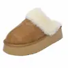 Botas de nieve de invierno para mujer 2026, pantuflas de algodón de una sola pieza con forro de pelo, forradas de polar, suela gruesa, cálidas, para usar en exteriores, medias pantuflas de punta cerrada
