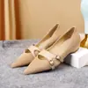 Zapatos de Plataforma Bajos Retro Marrones Puntiagudos Talla Grande Mocasines de Gamuza 2026 Nuevo Bloqueo de Color Francés