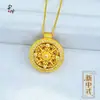 Colgante Mandala Rueda del Dharma Chapado en Oro con Diseño Hueco Tallado e Incrustación de Diamante, Cobre Dorado Redondo Exquisito Lujo Versátil Colgante Venta al por Mayor
