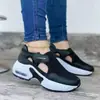 Europeu e Americano Transfronteiriço Bico Redondo Sola Plana Adesivo 2021 Sapatos Individuais Cor Verão Baixo Respirável Diário Casual Cruzado Atacado Tamanho Grande