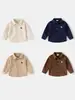 Camisa de Manga Larga para Niños 2026 Nueva Ropa de Primavera y Otoño Niños Bebé Camisa de Pana Niño Cuello Solapa Top Venta al por Mayor