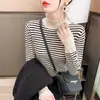 Camisa base listrada para mulheres, malha estilo europeu para outono e inverno, blusa de manga comprida para usar por baixo, suéter pulôver casual solto para usar por cima