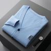 Suéter de lana nuevo para hombre, cárdigan con cuello en V, tejido de punto de color liso, suéter bordado de lana, chaqueta holgada de lana para negocios