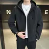 Jaqueta com Capuz Masculina Nova para Primavera e Outono de 2026, Estilo Workwear, Fashion, Versátil, Quente, À Prova de Vento, Roupa Masculina da Moda