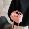2025 Color Sólido Nuevo Color Sólido PU Bolso Cuadrado Pequeño Moderno Bolso Pequeño Diario para Desplazamiento Bolso Simple para Mujer Bolso de Hombro Bolso Cruzado