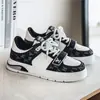 Zapatillas de Moda Tendencia Primavera Nuevas Elegantes Cómodas Suela Suave Zapatos Casuales Diseño de Nicho Fresco de Moda Zapatos para Hombre