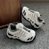 Otoño 2026 Nuevos Zapatos Deportivos Casuales para Niños al Aire Libre Estilo Papá Malla Transpirable Suela Suave Ligera Bloque de Color Zapatos Deportivos Casuales