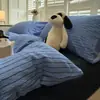 Algodón puro, estilo minimalista, gasa de burbujas, algodón lavado, juego de cuatro piezas a rayas, juego de ropa de cama de tres piezas para dormitorio de estudiante, no hace bolitas