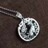 Colgante de Suéter S990 Plata Pieza Retro Artesanal Mate Cerdo del Zodíaco Moneda Hueca Moneda para Hombre y Mujer