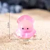 Novo produto transfronteiriço: figurinhas criativas de lulas que brilham no escuro em miniatura, decorações adoráveis para aquário, acessórios para DIY, itens de saco surpresa e pequenos enfeites
