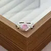 Anillo Abierto Ajustable Rosa Lindo Estilo Dulce Fresco Lujo Ligero Completo de Diamante Zirconia Diseño de Nicho Anillo de Gama Alta para Mujeres