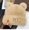 Chapéu de Ursinho Fofo Novo de Inverno Moda Feminina Versátil Afina o Rosto Chapéu de Tricô Aconchegante e Espesso Proteção para Orelhas Chapéu de Pelúcia