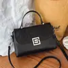 Bolsa de Ombro Fashion para Mulheres 2026 Nova Bolsa Vintage de Axila para Mulheres Outono e Inverno Bolsa Quadrada Pequena de Alta Qualidade Bolsa Transversal