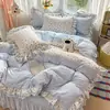 Conjunto de colcha de retalhos de renda estampada floral pequena estilo francês de duas camadas, 2026, feito de gaze bolha de algodão-linho lavado para o verão