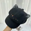 Chapéu Octogonal Retro Britânico Novo para Outono e Inverno para Mulheres Chapéu de Boina Quente de Sarja de Alta Qualidade com Fivela de Couro Artístico de Aba Curta