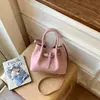 Bolsa Saco Tendência Retrô Simples Nova Primavera 2026 Moda Casual com Textura para Mulheres Bolsa de Ombro Transversal