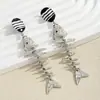 Pendientes Florales de Estilo Transfronterizo Europeo y Americano, Geométricos Vintage Tridimensionales de Metal con Textura Irregular, Clavos de Pétalo Exagerados