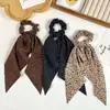 Goma para el pelo scrunchie vintage con estampado de leopardo y diseño de pañuelo de seda, estilo coreano, versátil, para coleta baja, accesorio para el cabello respetuoso con el cabello